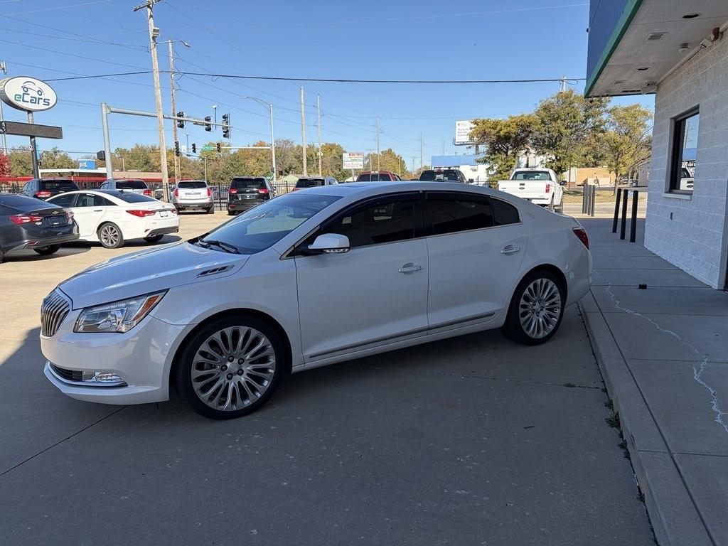 Buick LaCrosse 4dr Sdn Premium II FWD 2016