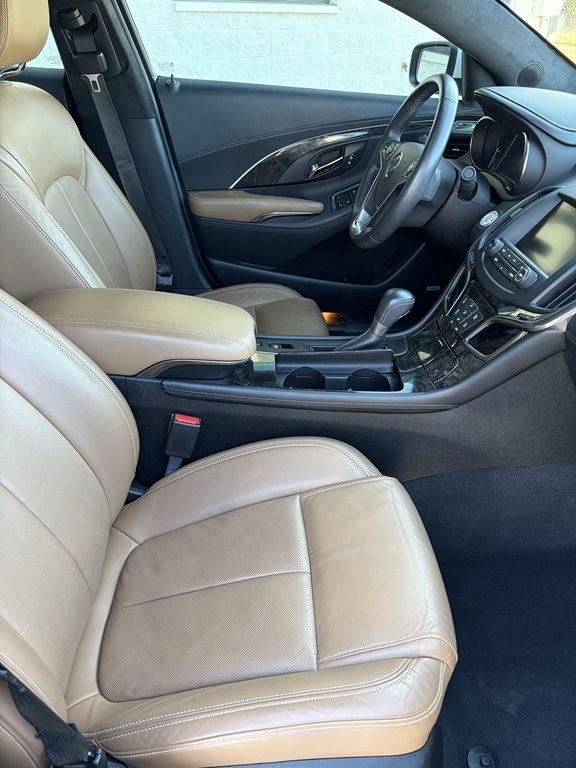 Buick LaCrosse 4dr Sdn Premium II FWD 2016