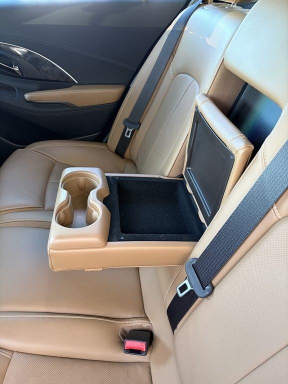 Buick LaCrosse 4dr Sdn Premium II FWD 2016