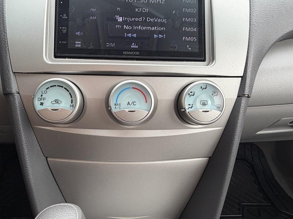 Toyota Camry 4dr Sdn I4 Man (Natl) 2009