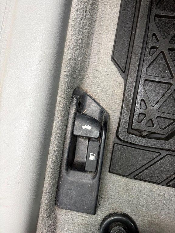 Toyota Camry 4dr Sdn I4 Man (Natl) 2009