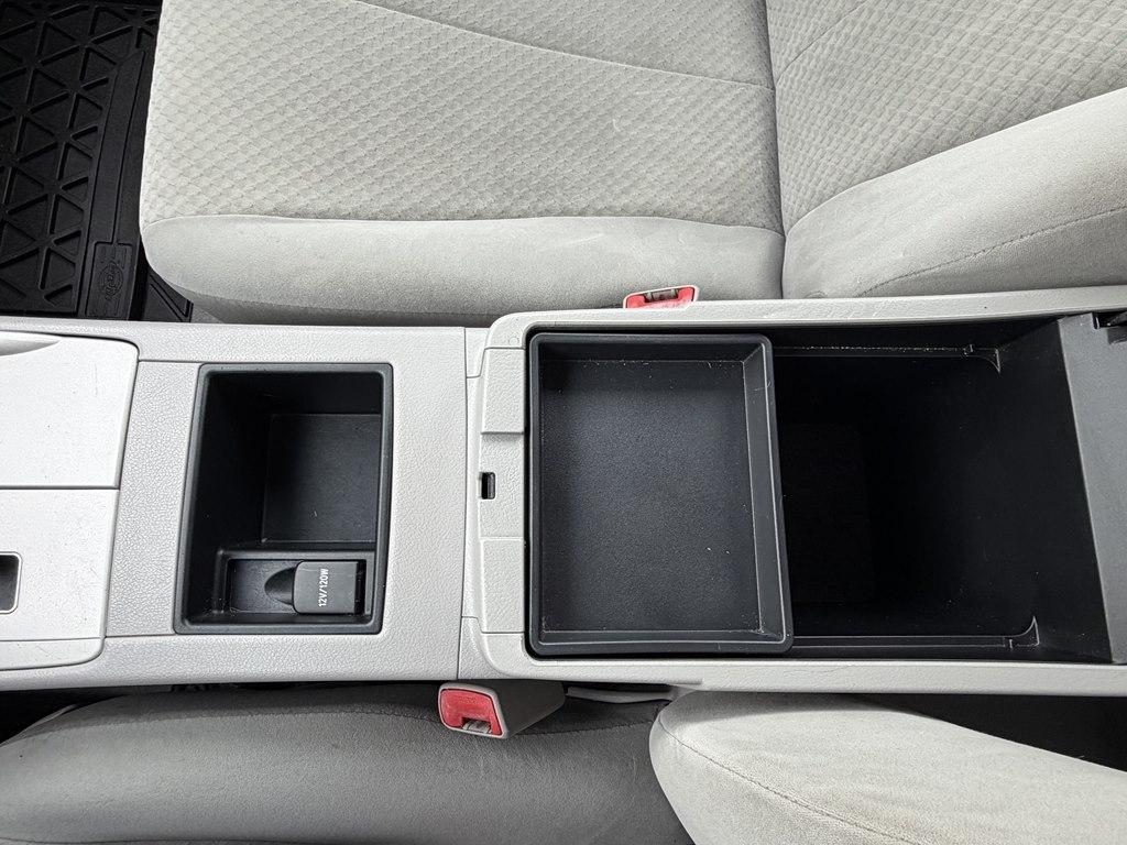 Toyota Camry 4dr Sdn I4 Man (Natl) 2009