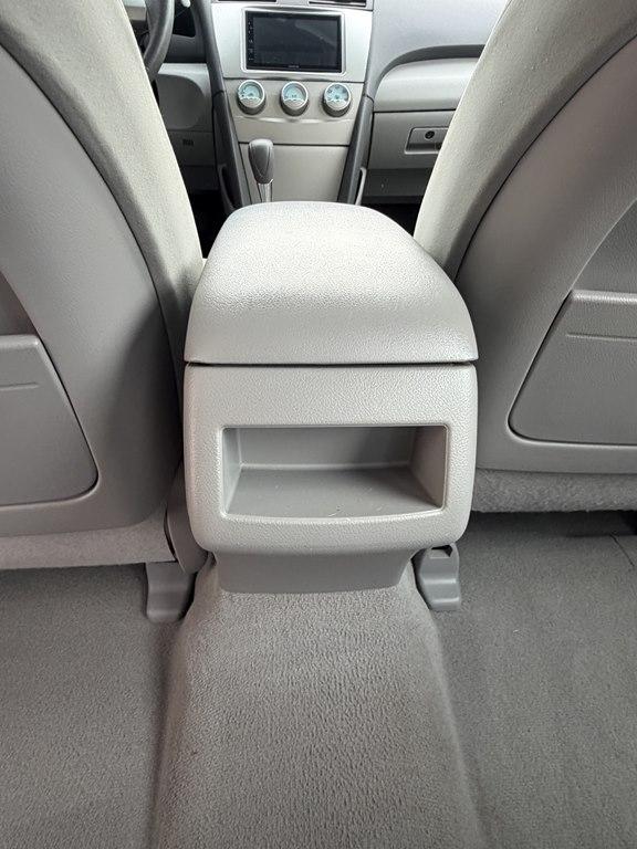 Toyota Camry 4dr Sdn I4 Man (Natl) 2009