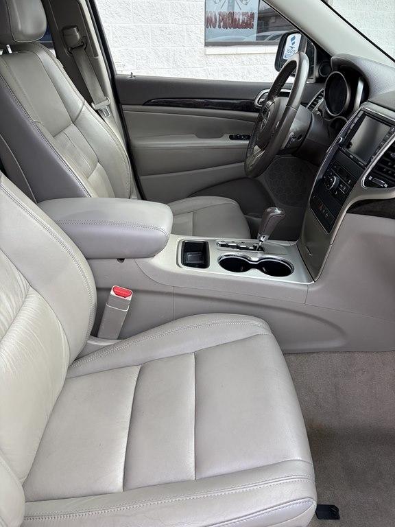 Jeep Grand Cherokee 4WD 4dr Laredo 2011