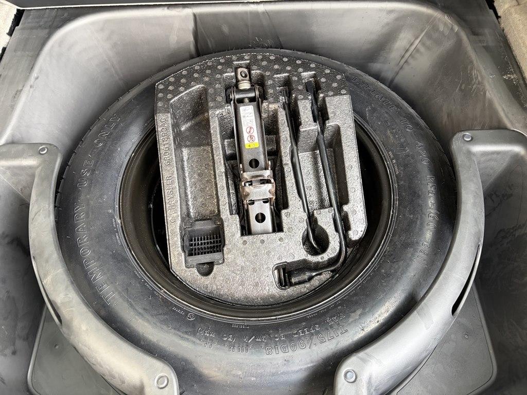 Jeep Grand Cherokee 4WD 4dr Laredo 2011