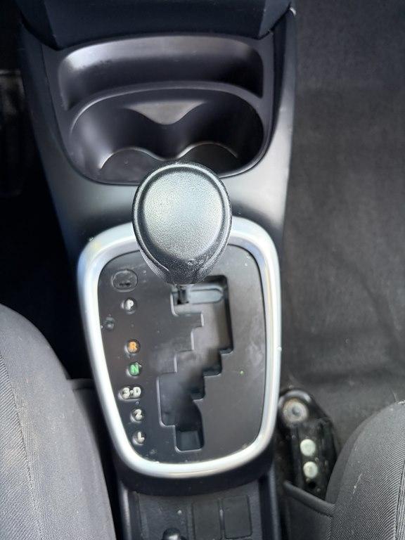 Toyota Yaris 5-Door L Auto (Natl) 2017