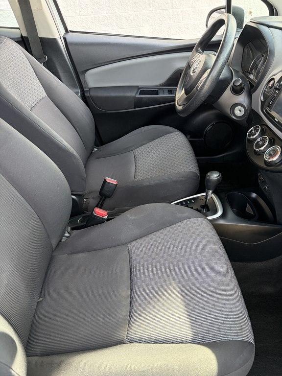 Toyota Yaris 5-Door L Auto (Natl) 2017