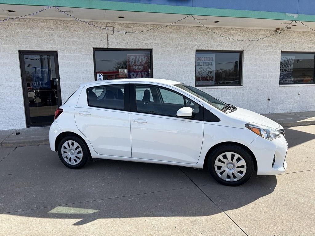 Toyota Yaris 5-Door L Auto (Natl) 2017