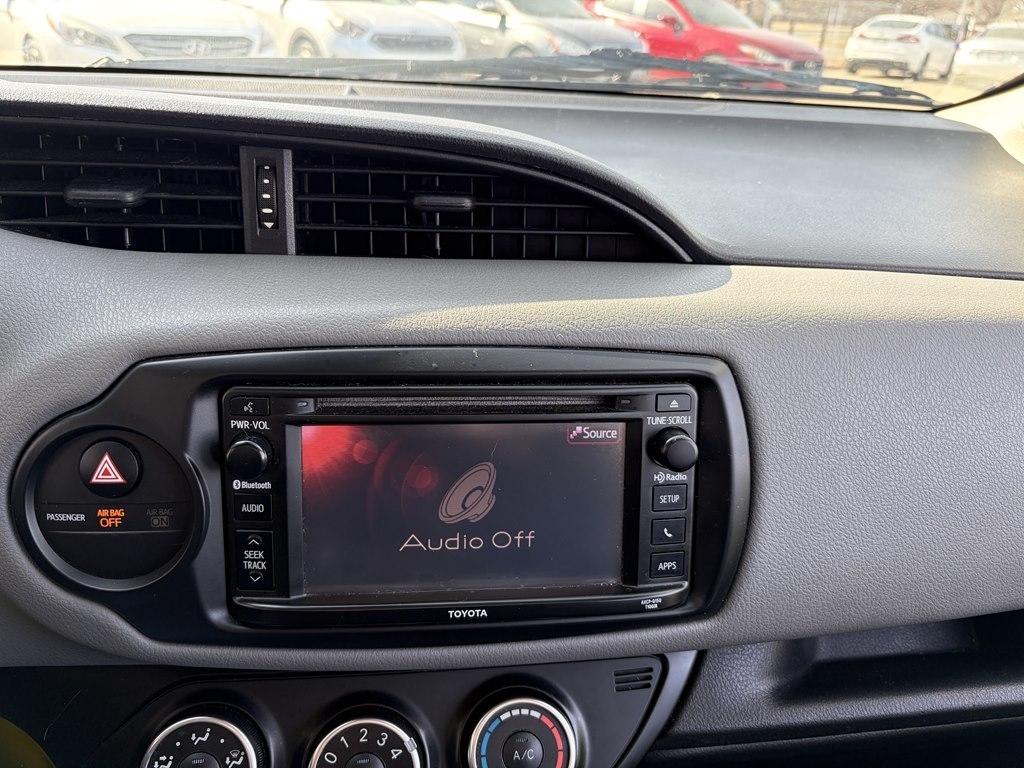 Toyota Yaris 5-Door L Auto (Natl) 2017