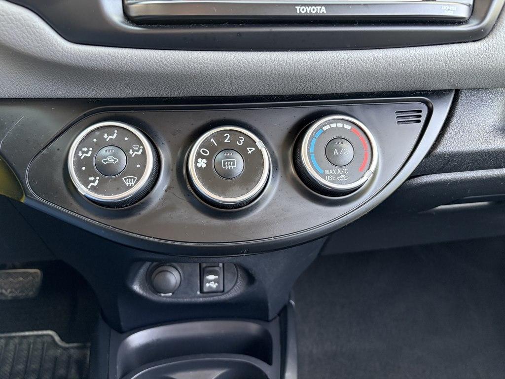 Toyota Yaris 5-Door L Auto (Natl) 2017