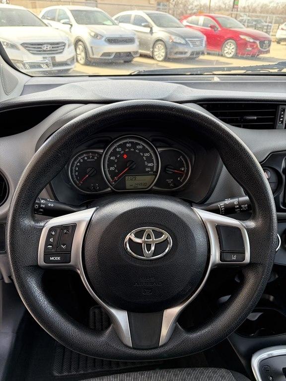 Toyota Yaris 5-Door L Auto (Natl) 2017
