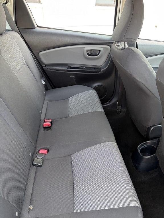 Toyota Yaris 5-Door L Auto (Natl) 2017