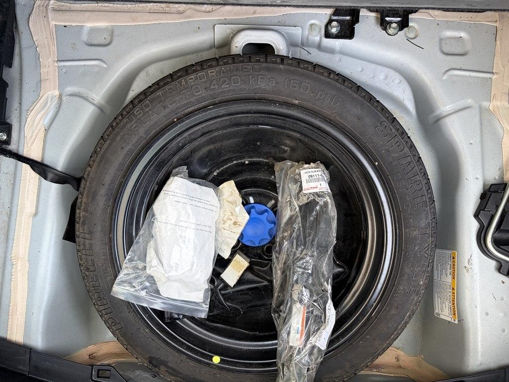 Toyota Yaris 5-Door L Auto (Natl) 2017