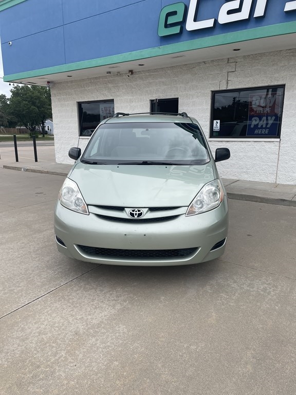 Toyota Sienna 5dr 7-Passenger Van CE FWD (Natl) 2007