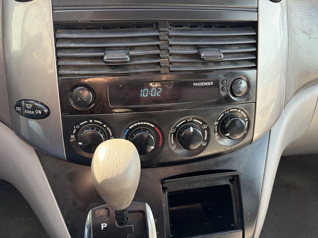 Toyota Sienna 5dr 7-Passenger Van CE FWD (Natl) 2007