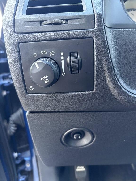 Dodge Challenger 2dr Cpe SE 2009