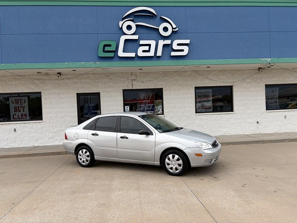 2005 Ford Focus 4dr Sdn ZX4 S