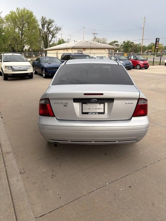 Ford Focus 4dr Sdn ZX4 S 2005