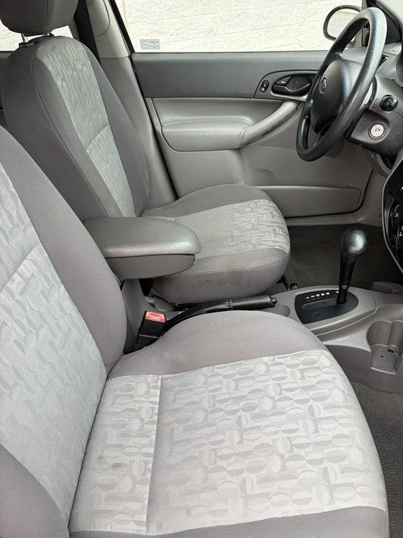 Ford Focus 4dr Sdn ZX4 S 2005