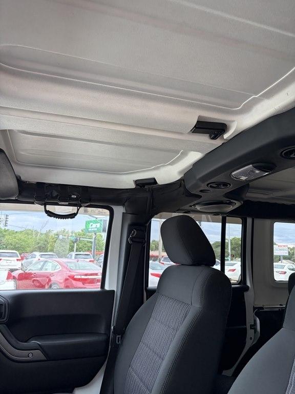 Jeep Wrangler Unlimited 4WD 4dr Sport 2012