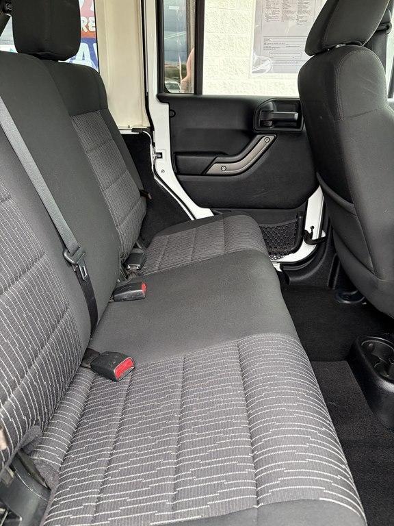 Jeep Wrangler Unlimited 4WD 4dr Sport 2012