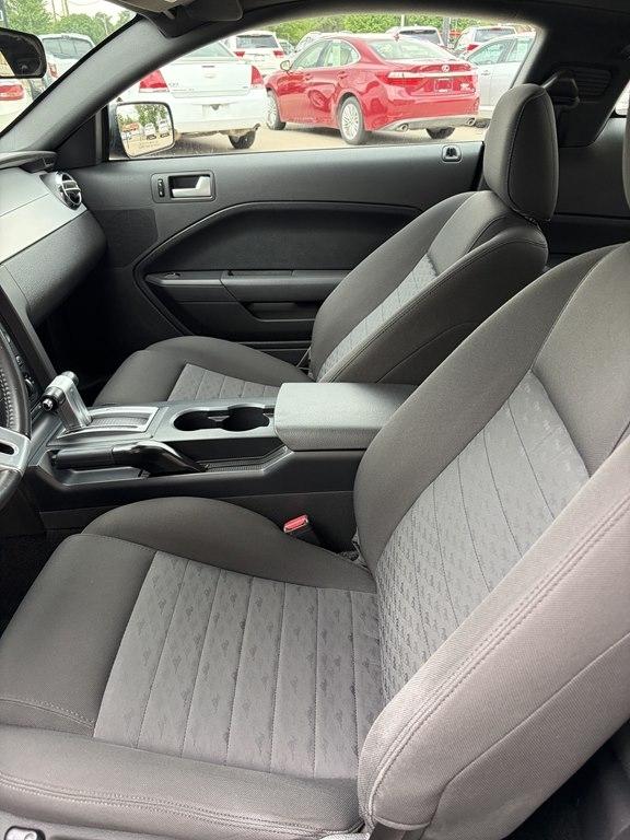 Ford Mustang 2dr Cpe GT Deluxe 2006
