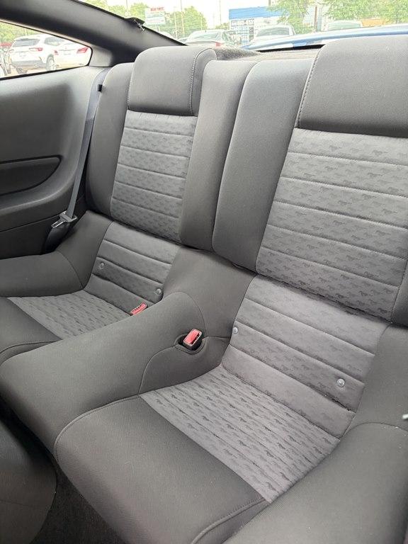 Ford Mustang 2dr Cpe GT Deluxe 2006