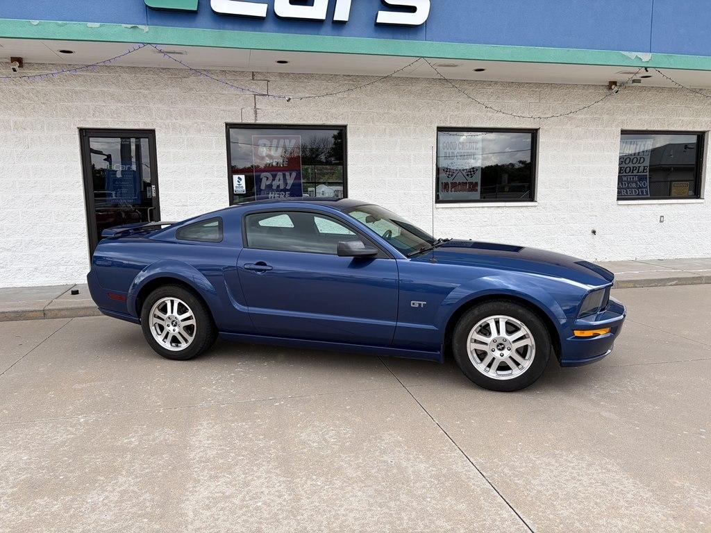 Ford Mustang 2dr Cpe GT Deluxe 2006