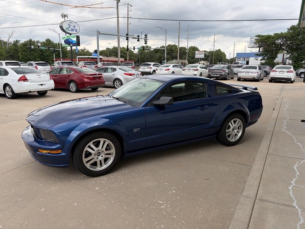 Ford Mustang 2dr Cpe GT Deluxe 2006