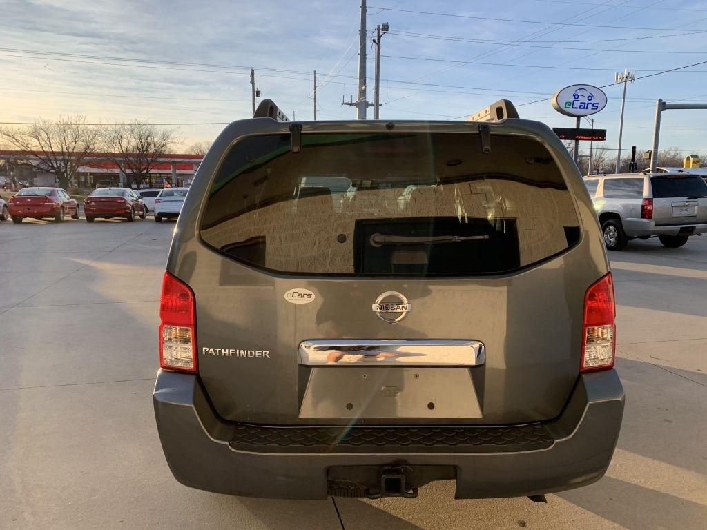 Nissan Pathfinder XE 4WD 2005