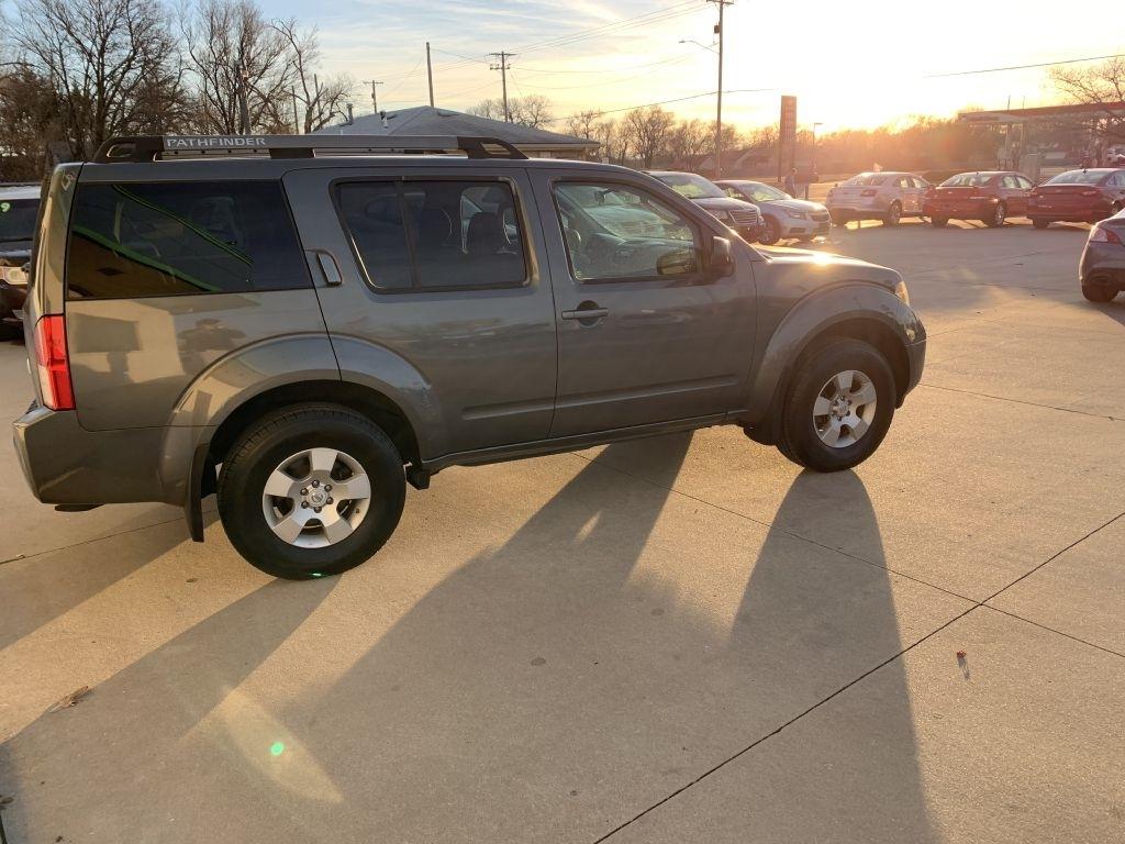 Nissan Pathfinder XE 4WD 2005