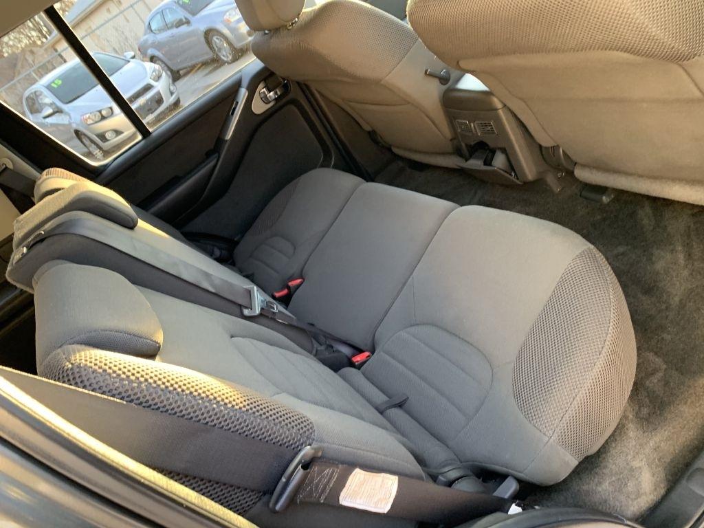 Nissan Pathfinder XE 4WD 2005