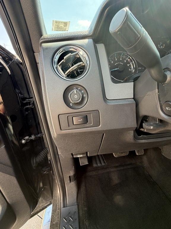 Ford F-150 2WD SuperCrew 145" XL 2013