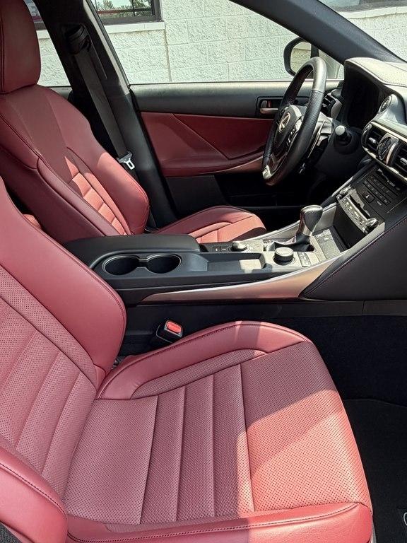Lexus IS IS 300 RWD 2019