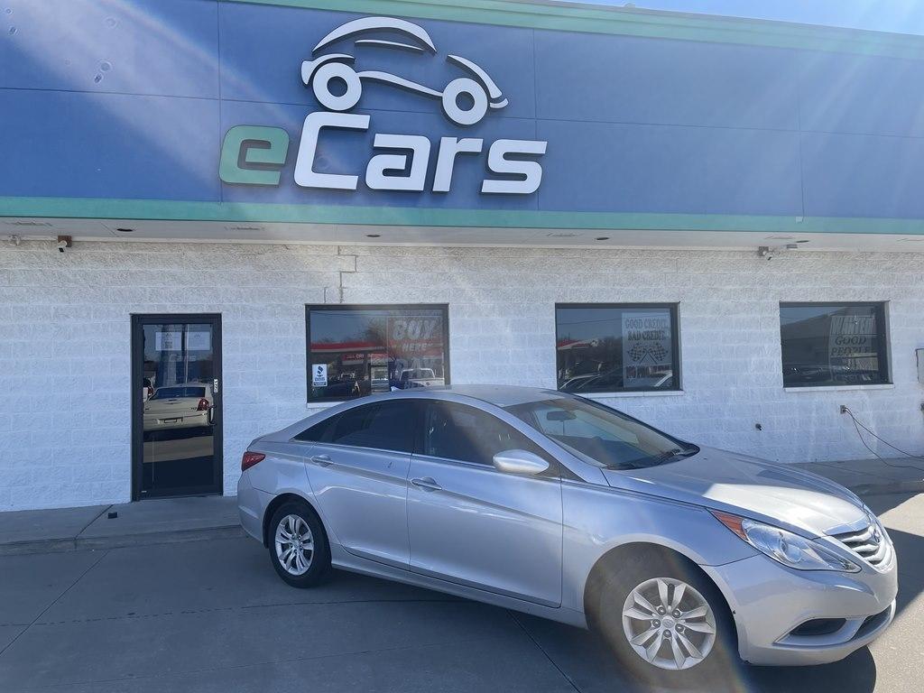 Hyundai Sonata 4dr Sdn 2.4L Man GLS 2011