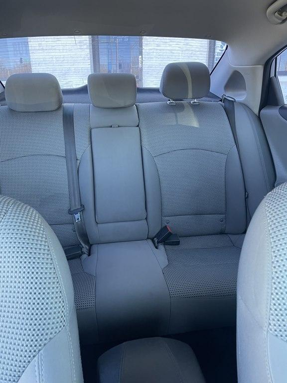 Hyundai Sonata 4dr Sdn 2.4L Man GLS 2011