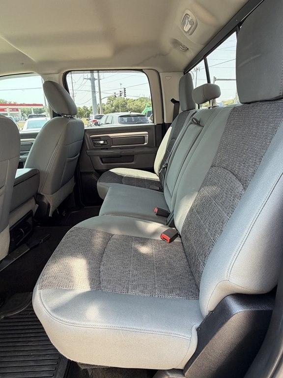 RAM 1500 2WD Crew Cab 140.5" Big Horn 2016