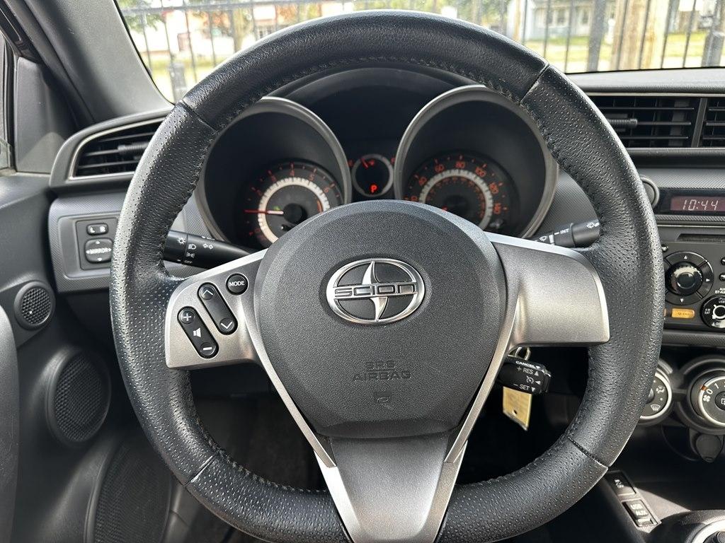 Scion tC 2dr HB Man (Natl) 2013