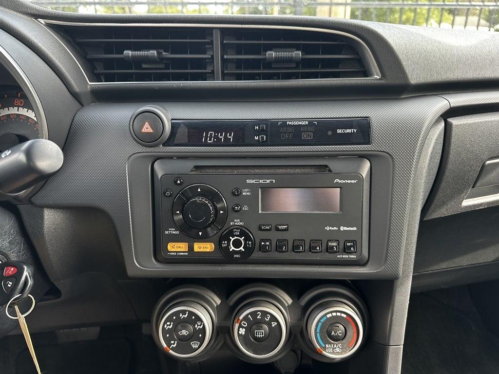 Scion tC 2dr HB Man (Natl) 2013