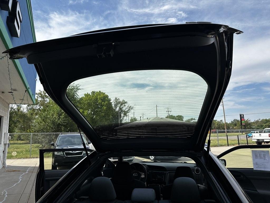 Scion tC 2dr HB Man (Natl) 2013