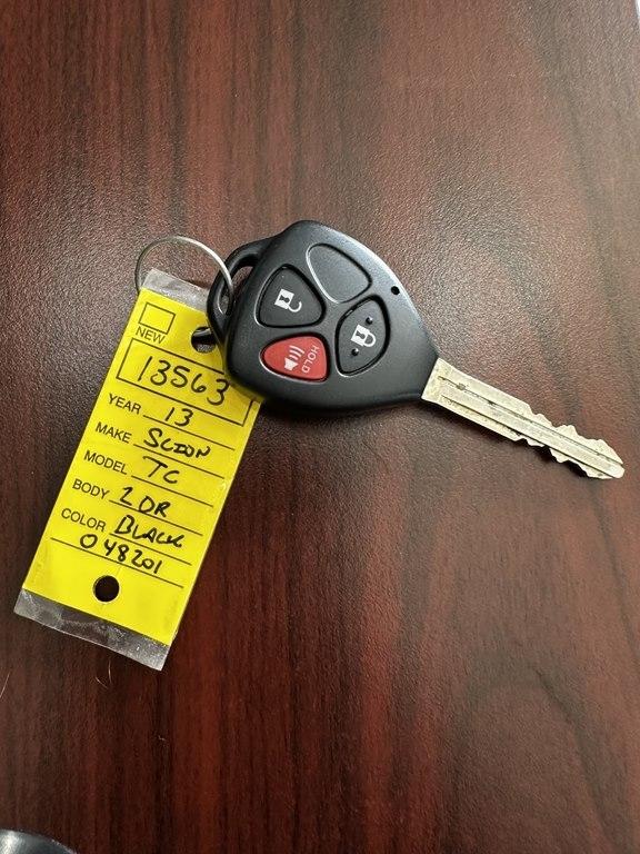 Scion tC 2dr HB Man (Natl) 2013