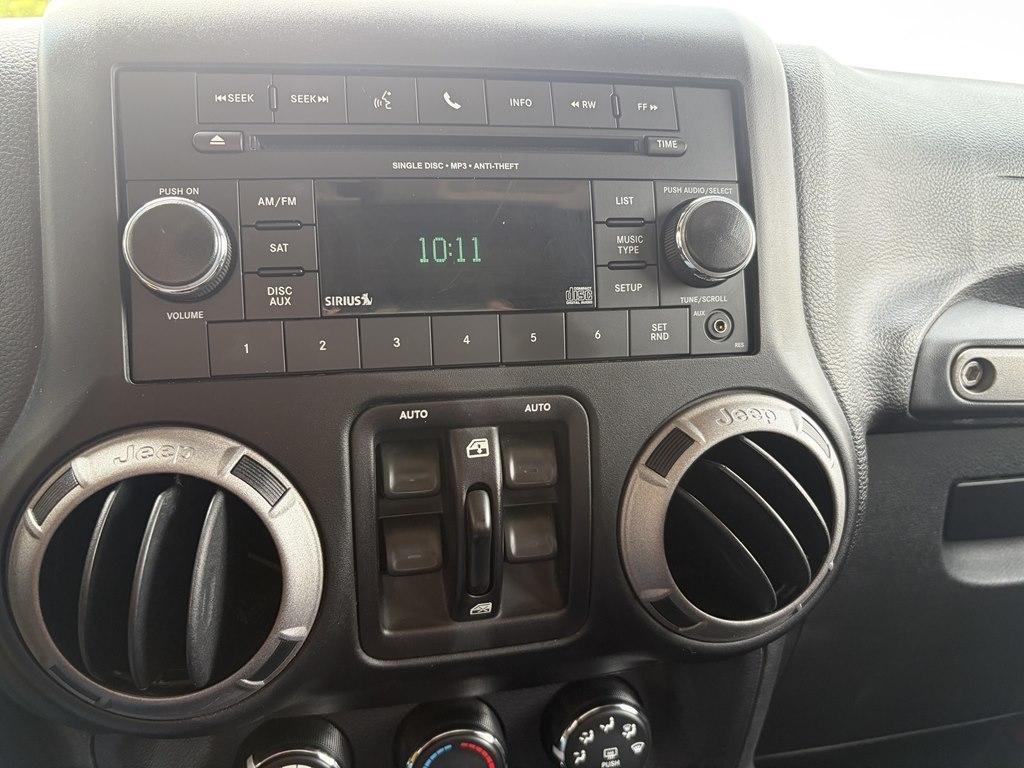 Jeep Wrangler Unlimited 4WD 4dr Sport 2015