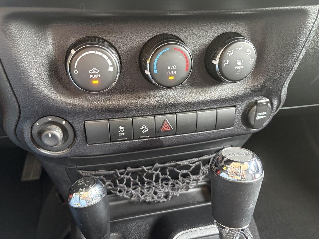 Jeep Wrangler Unlimited 4WD 4dr Sport 2015