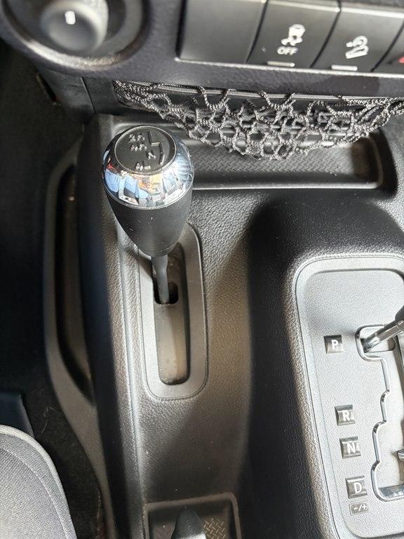 Jeep Wrangler Unlimited 4WD 4dr Sport 2015