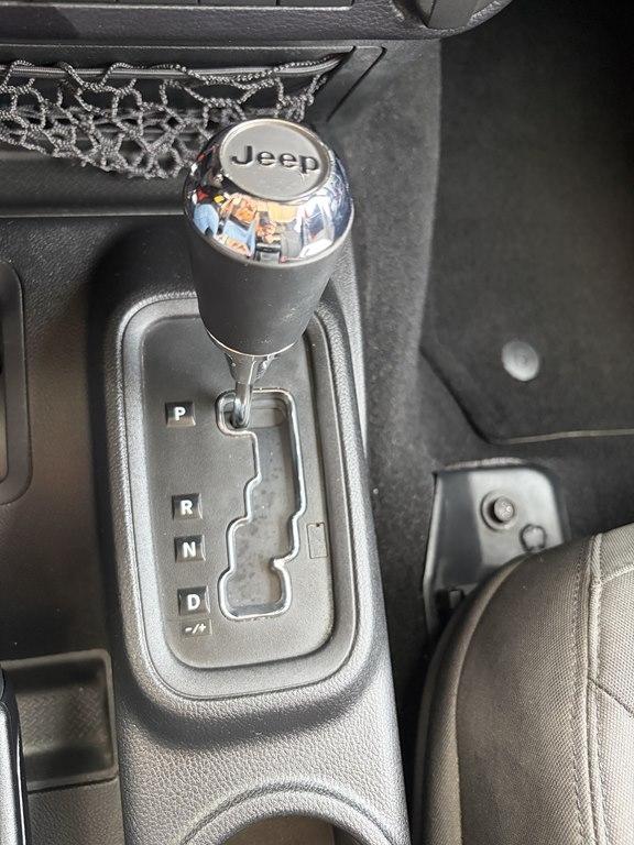 Jeep Wrangler Unlimited 4WD 4dr Sport 2015