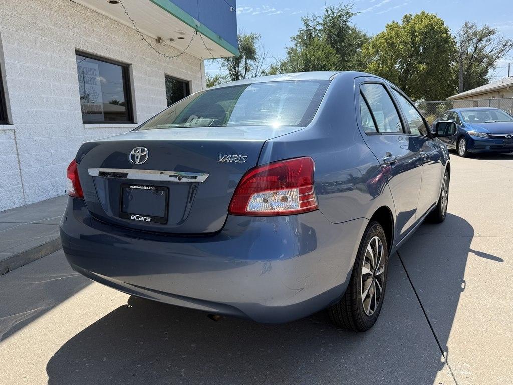 Toyota Yaris 4dr Sdn Auto (Natl) 2012