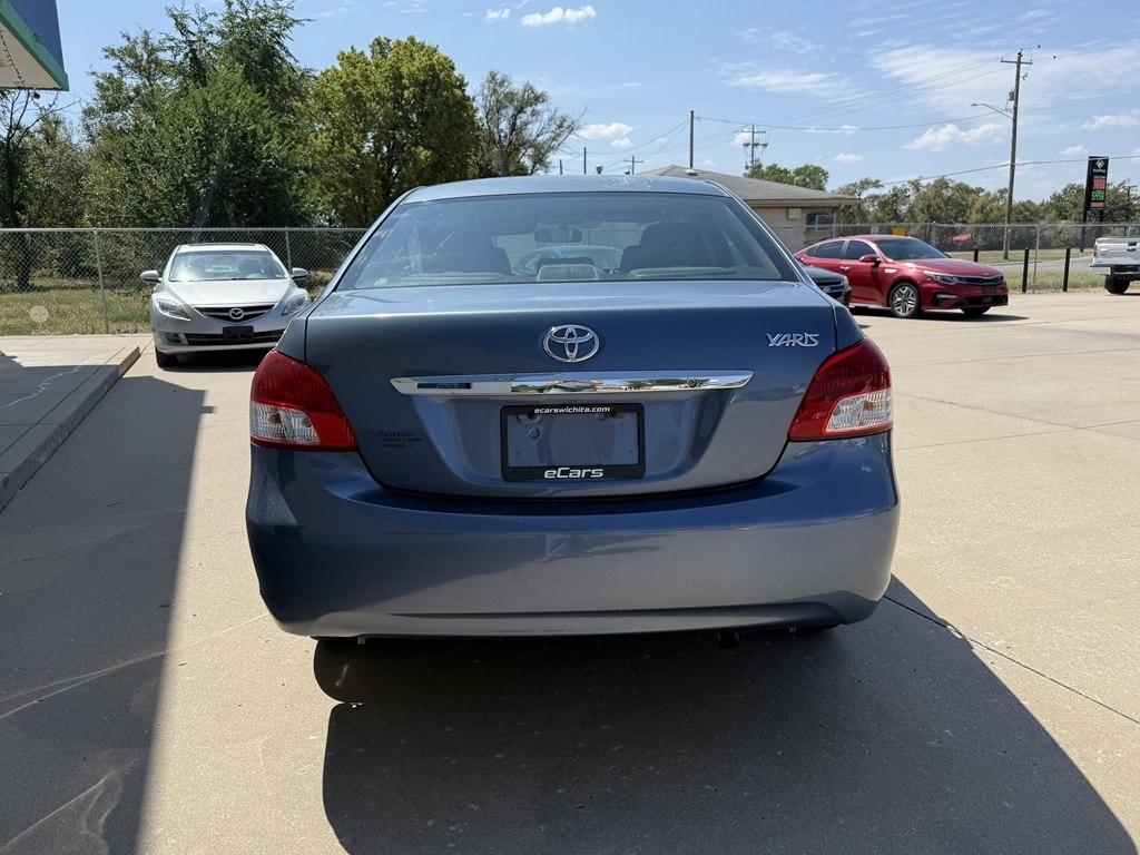 Toyota Yaris 4dr Sdn Auto (Natl) 2012