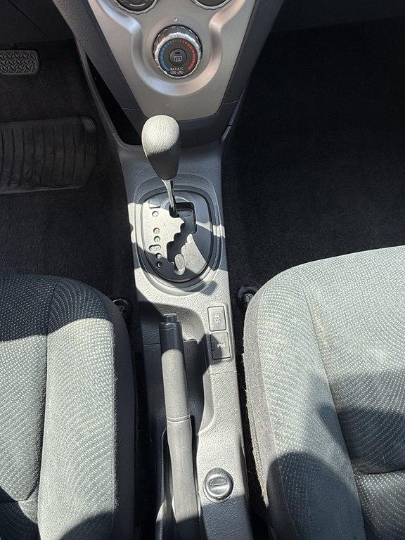 Toyota Yaris 4dr Sdn Auto (Natl) 2012