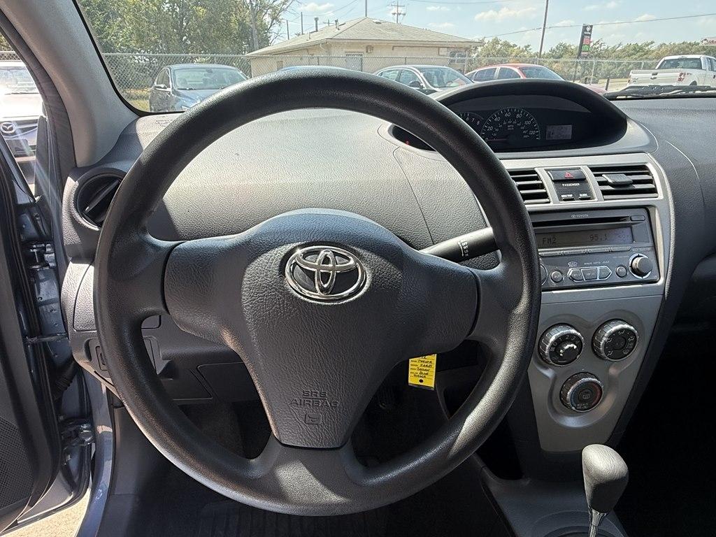 Toyota Yaris 4dr Sdn Auto (Natl) 2012