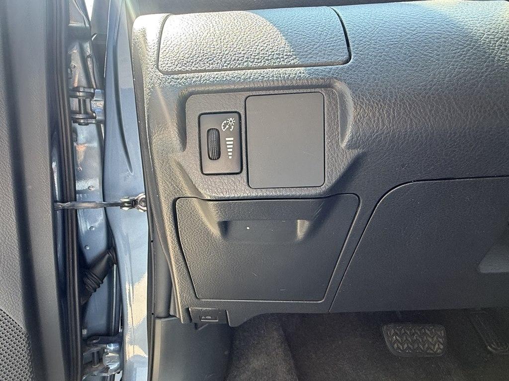 Toyota Yaris 4dr Sdn Auto (Natl) 2012